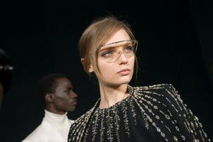 Givenchy+Fall+2019+Backstage+6JyTdayGT7Yx.jpg