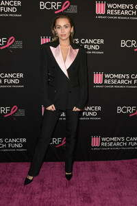 Miley+Cyrus+Women+Cancer+Research+Fund+Unforgettable+EuQGdK6u0gNx.jpg