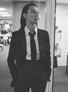 1077605-800w.thumb.jpg.67f7f1a63e4aac7ec02d9fcd1de42b5b.jpg
