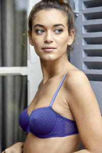 1095141473_padded-half-cup-bra3.thumb.jpg.cedc35d468c35d508e474968c2402aec.jpg