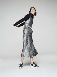 1122393192_EDS_FTRS_FASHION_REWEAR_PARTYWEAR2(1).thumb.jpg.046c0b917818ec134a919103a0400ebc.jpg