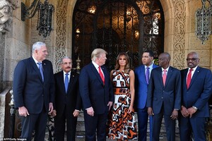 11346256-6841149-Trump_3rd_left_and_Melania_center_hosted_left_to_right_Allen_Mic-a-5_1553320280209.jpg