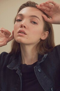 1137458771_25_THEHIVE_MODELS_ELLIASOPHIA_BOOK.thumb.jpg.b05bc9b712c80fd0edc6468ed55b7a7d.jpg