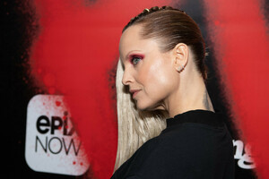 Mena+Suvari+Premiere+Epix+Punk+Arrivals+XMFQRETnCtBx.jpg