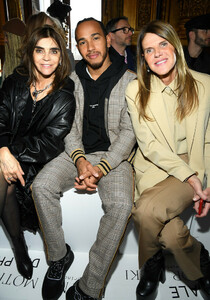 Anna+dello+Russo+Stella+McCartney+Front+Row+ukBtYg2LghBx.jpg