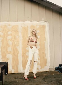 1168691129_35_THEHIVE_MODELS_UNIAPAKHOMOVA_BOOK.thumb.jpg.07b95603b29c59ed25f1962d7a684b50.jpg