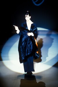 1210790595_JeanCharlesdeCastelbajac1996WomenRTW71.thumb.jpg.fc209dcbe8e5124918f0f7f40b15bb69.jpg