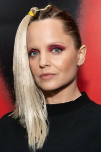 Mena+Suvari+Premiere+Epix+Punk+Arrivals+RY13wcqVUdLx.jpg