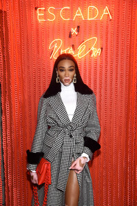 Winnie+Harlow+Launch+ESCADA+Heartbag+Rita+pRuA8pmhfu-x.jpg
