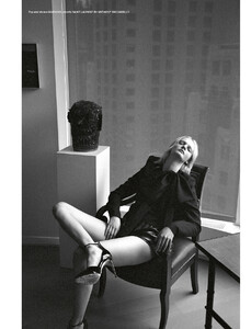 1374521501_13_THEHIVE_MODELS_UNIAPAKHOMOVA_BOOK.thumb.jpg.4fa19deb3a40fd20c22c5a84cb7ca7c2.jpg