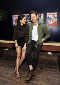         nin110319BZNimage6.jpg