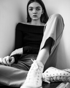 141374296_03_THEHIVE_MODELS_ELLIASOPHIA_BOOK.thumb.jpg.54adbd7d9a4e1e42cbf07f463e8f6e77.jpg