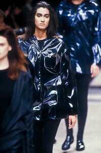 1451840864_HelmutLang1990WomenRTW82.thumb.jpg.2d9e783ad4d170d7b6949b8068cc61f0.jpg