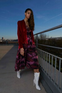1454189383_00047-giamba-fall-19-ready-to-wear(1).thumb.jpg.78ec049de6c67e5cb94599173c7686d7.jpg