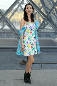 Tao+Okamoto+Louis+Vuitton+Photocall+Paris+wC1gJevuEw2x.jpg