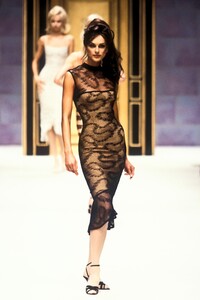 1543854996_HerveLeger1996WomenRTW100.thumb.jpg.aa5ba32ac711b5cd5a2183dc61d3cffd.jpg