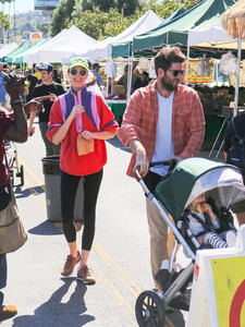 Whitney+Port+shopping+Farmer+Market+Studio+BTVy_QxxMBXx.jpg