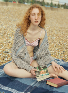 1617275_04_THEHIVE_MODELS_LORNAFORAN_EDITORIAL_LORNAFORANVOGUEUKRAINEBYPICZOANDLUCYBOWER.thumb.jpg.ad6c50a6446e586867511fa78d4bc6e8.jpg