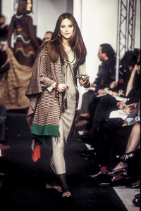 1625541919_Missoni1993WomenRTW101.thumb.jpg.af838ae8129f8527273e093e2299c86d.jpg