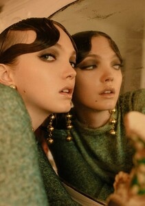 1648486760_06_THEHIVE_MODELS_ELLIASOPHIA_BOOK.thumb.jpg.503ed5e472cd67e5cce19aa30931bd68.jpg