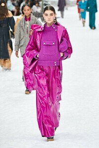 Julia Ratner Chanel Fall 2019 RTW PFW.jpg