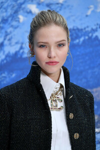 Sasha+Luss+Chanel+Photocall+Paris+Fashion+8bq7PBhQZDix.jpg