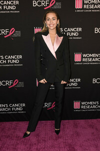 Miley+Cyrus+Women+Cancer+Research+Fund+Unforgettable+QYALZ4tcnvex.jpg