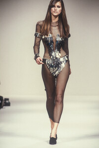 1781740461_PacoRabanne1993WomenRTW18.thumb.jpg.5d2d782d030c5c60b6c67ccf6913bd38.jpg
