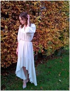 180074-653329-model-cream-dress-1-793x1024.jpg