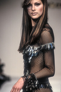 1808977283_PacoRabanne1993WomenRTW19.thumb.jpg.d0ba93bfaaf0fa84109e74e39da13412.jpg