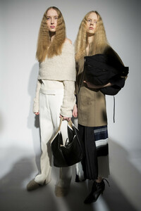 1877238160_phillip-lim-bks-m-rf19-2811(1).thumb.jpg.63e92e618ef7a4c03dc38a7a838ffc57.jpg