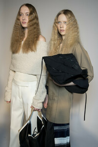 1888261779_phillip-lim-bks-v-rf19-4120(1).thumb.jpg.87d26661fa8c2def23e8b09c7ff533ca.jpg