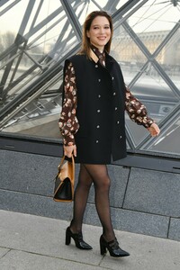         sey070319BZNimage19.jpg