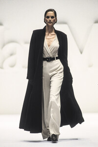 1_max-mara-fw-1993-3_html.thumb.JPEG.ccb4d175d6bfdfe43375b5b3dca625cf.JPEG