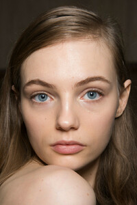 Loewe+Fall+2019+Backstage+VRunuP28genx.jpg