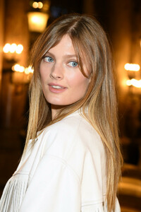 Constance+Jablonski+Stella+McCartney+Front+hpPCdwfPvumx.jpg