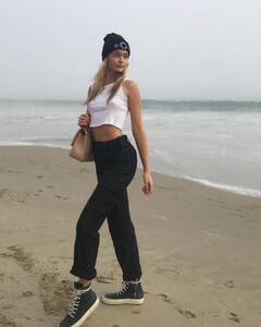 cindy_maino - Bt4KjAFBtBV_Bt4Ki7GBm8F.jpg