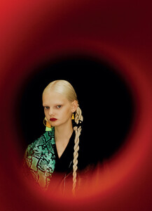 2050934707_23_THEHIVE_MODELS_UNIAPAKHOMOVA_BOOK.thumb.jpg.cec516e78cfcb89cef664c763b355aa6.jpg