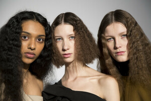 2068159778_phillip-lim-bks-m-rf19-3004(1).thumb.jpg.4ea929c53e6c073f43d5a0be6a58eab9.jpg