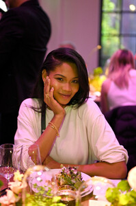 Chanel+Iman+Pandora+Garden+VIP+Launch+Moment+tEkfx857QjVx.jpg