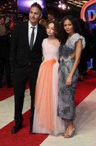 Nico+Parker+Dumbo+European+Premiere+Red+Carpet+OZwjwFfN604x.jpg