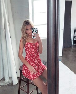 beautifulblondesinspo - BuzDHb3AsFn.jpg