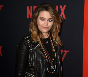 Paris+Jackson+Premiere+Netflix+Dirt+Arrivals+kQGzK_j6QWRx.jpg