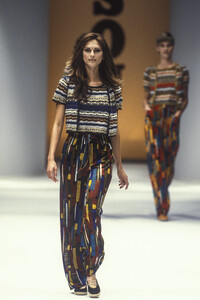 2_missoni-ss-1994-4_html.thumb.JPEG.22290742e9569d30a1dfee7dfcc7ede1.JPEG