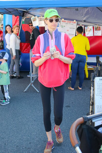 Whitney+Port+shopping+Farmer+Market+Studio+uqgynxexAxIx.jpg