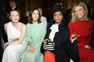 Alexa+Chung+Stella+McCartney+Front+Row+Paris+fs1U7I_9s3Sx.jpg