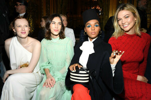 Janelle+Monae+Stella+McCartney+Front+Row+Paris+qxOt7VeB-zWx.jpg