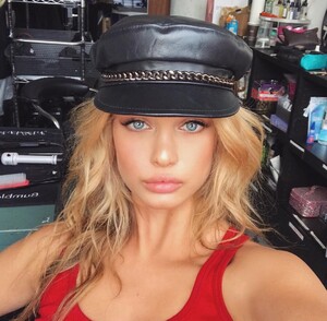 iamcarolinamarie - BsOmObqF_6j_BsOmOZQl6Y3.jpg