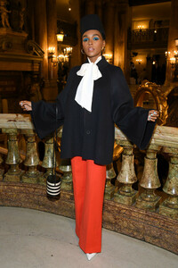 Janelle+Monae+Stella+McCartney+Front+Row+Paris+8a1tE3nbvzPx.jpg