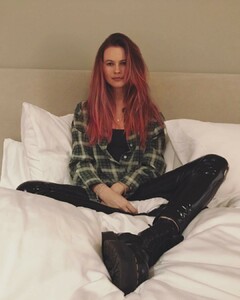 Behati Prinsloo Levine on Instagram_ _The 90s call(JPG).jpg